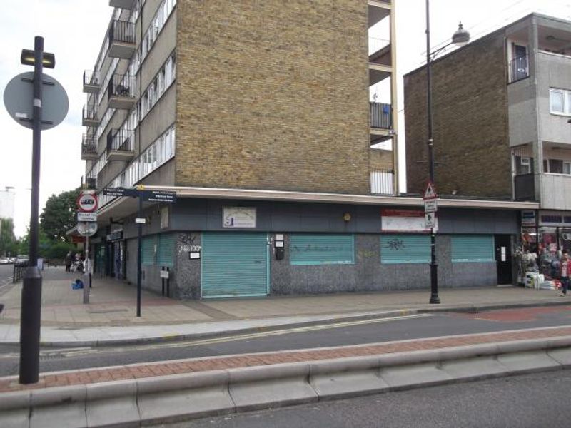 Weavers Arms London E2 taken Oct 2014. (Pub, External). Published on 31-10-2014