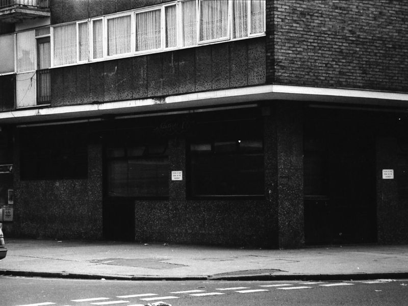 Weavers Arms London E2 taken in 25-7-1987. (Pub, External). Published on 22-02-2018