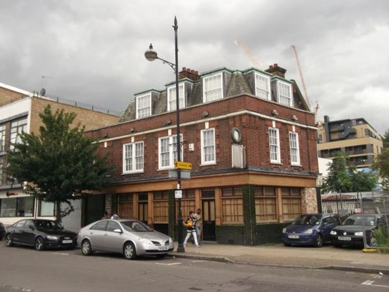 Beehive London E2 taken Aug 2014. (Pub, External, Key). Published on 30-10-2014 