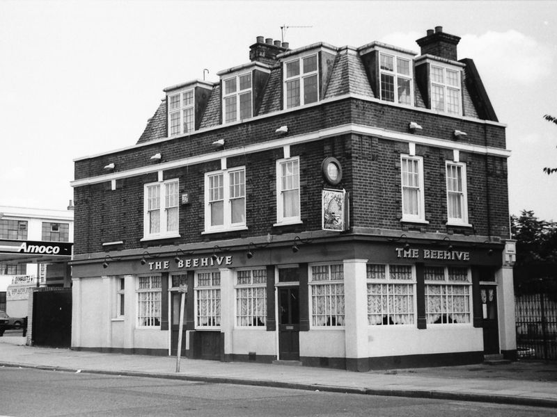 Beehive London E2 taken in 1987. (Pub, External). Published on 22-02-2018 