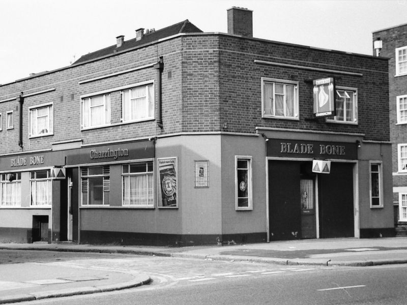 Blade Bone London E2 taken 25-7-1987. (Pub, External). Published on 22-02-2018