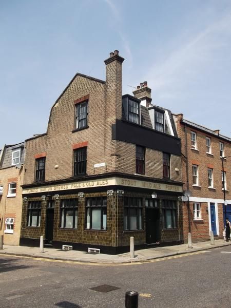 Britannia London Chiltern St E2 Ju;u 2016. (Pub, External). Published on 19-08-2026