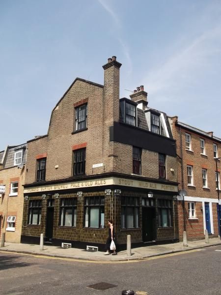 Britannia London Chiltern St E2 July 2013. (Pub, External). Published on 19-08-2026