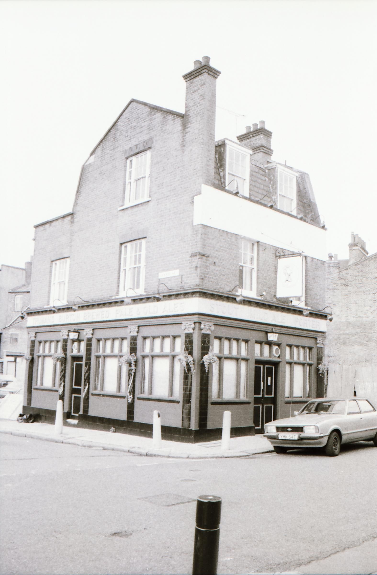 Chilterns-Britannia London E2 taken maybe 1991. (Pub, External). Published on 22-02-2018