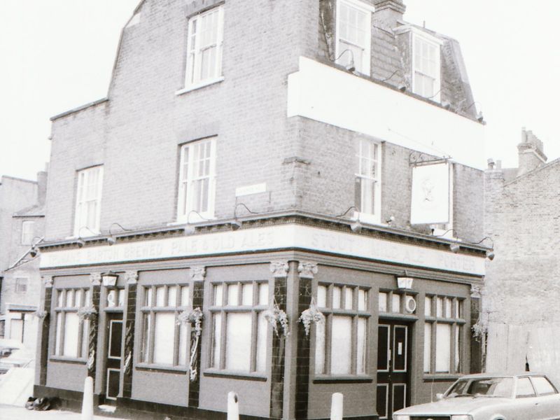 Chilterns-Britannia London E2 taken maybe 1991. (Pub, External). Published on 22-02-2018
