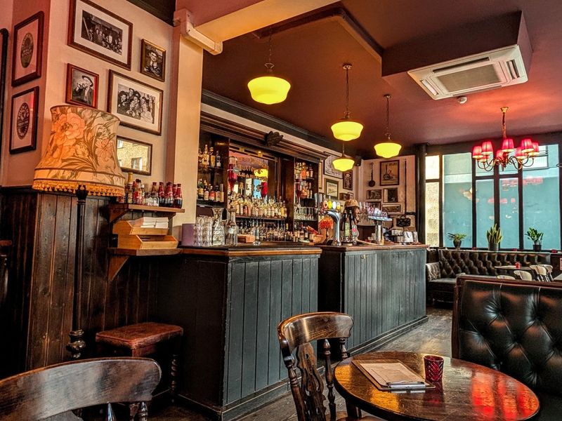 Carpenters Arms London E2 20260925. (Pub, Bar). Published on 14-10-2026 