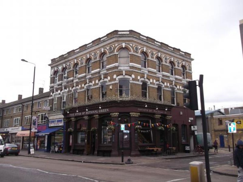 White Hart Star London E2 taken Oct 2014. (Pub, External). Published on 31-10-2014 