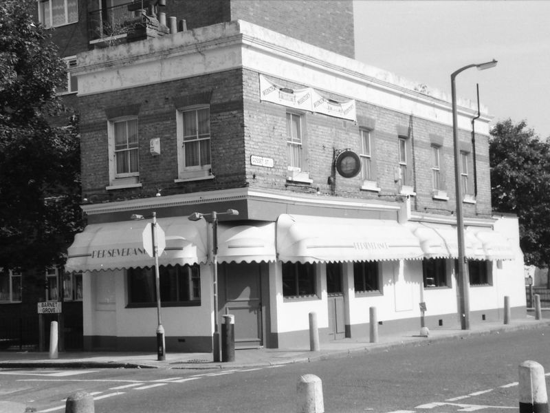 Perseverance Gossett Street London E2 taken in Sept 1988. (Pub, External). Published on 22-02-2018 
