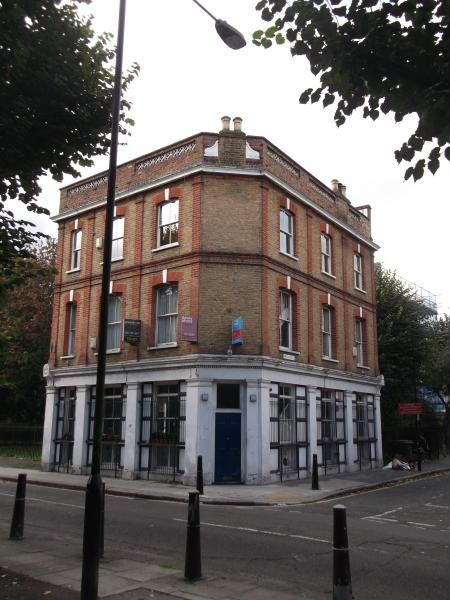 Montys London E2 taken Oct 2014. (Pub, External). Published on 30-10-2014