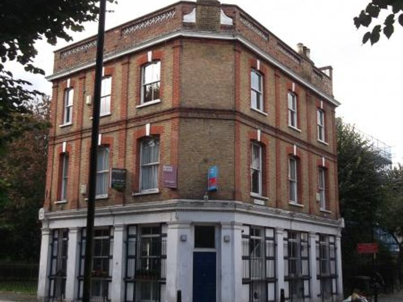 Montys London E2 taken Oct 2014. (Pub, External). Published on 30-10-2014
