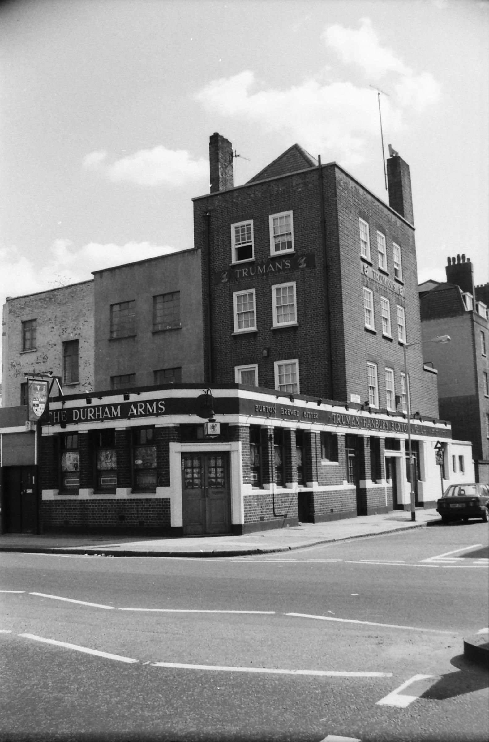 Durham Arms London E2 taken in April 1989. (Pub, External). Published on 22-02-2018