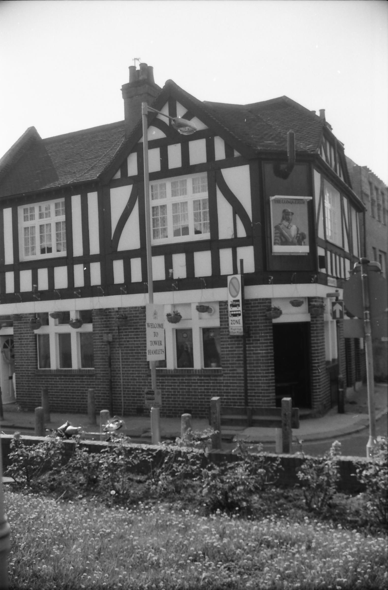 Conqueror London E2 taken in Sept 1988. (Pub, External). Published on 22-02-2018