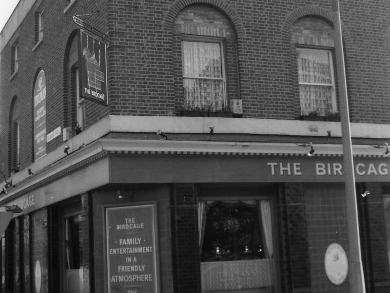 Bird Cage London E2 taken in Sept 1988. (Pub, External). Published on 22-02-2018 