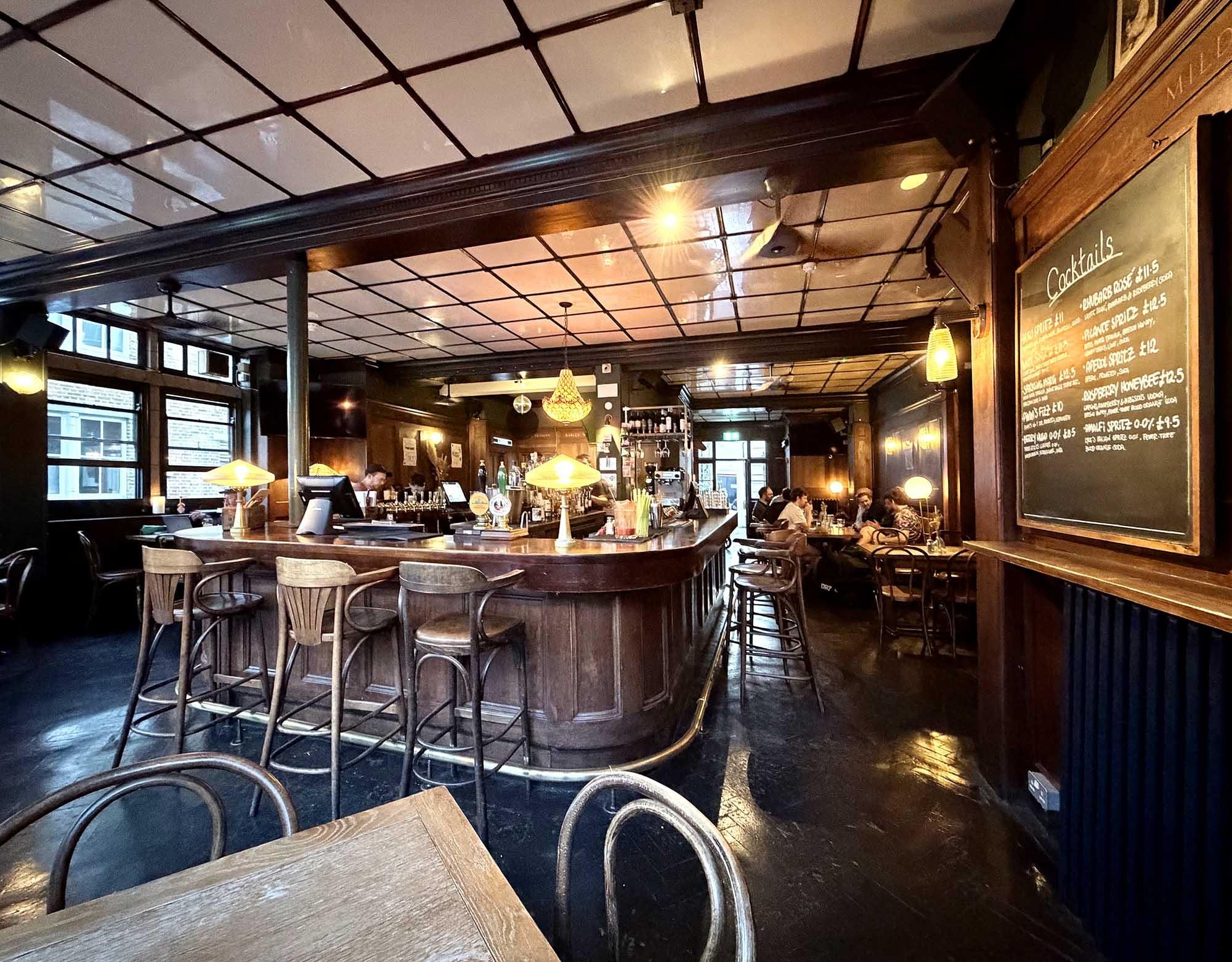 Royal Oak London E2 20260606. (Pub, Bar). Published on 08-06-2026