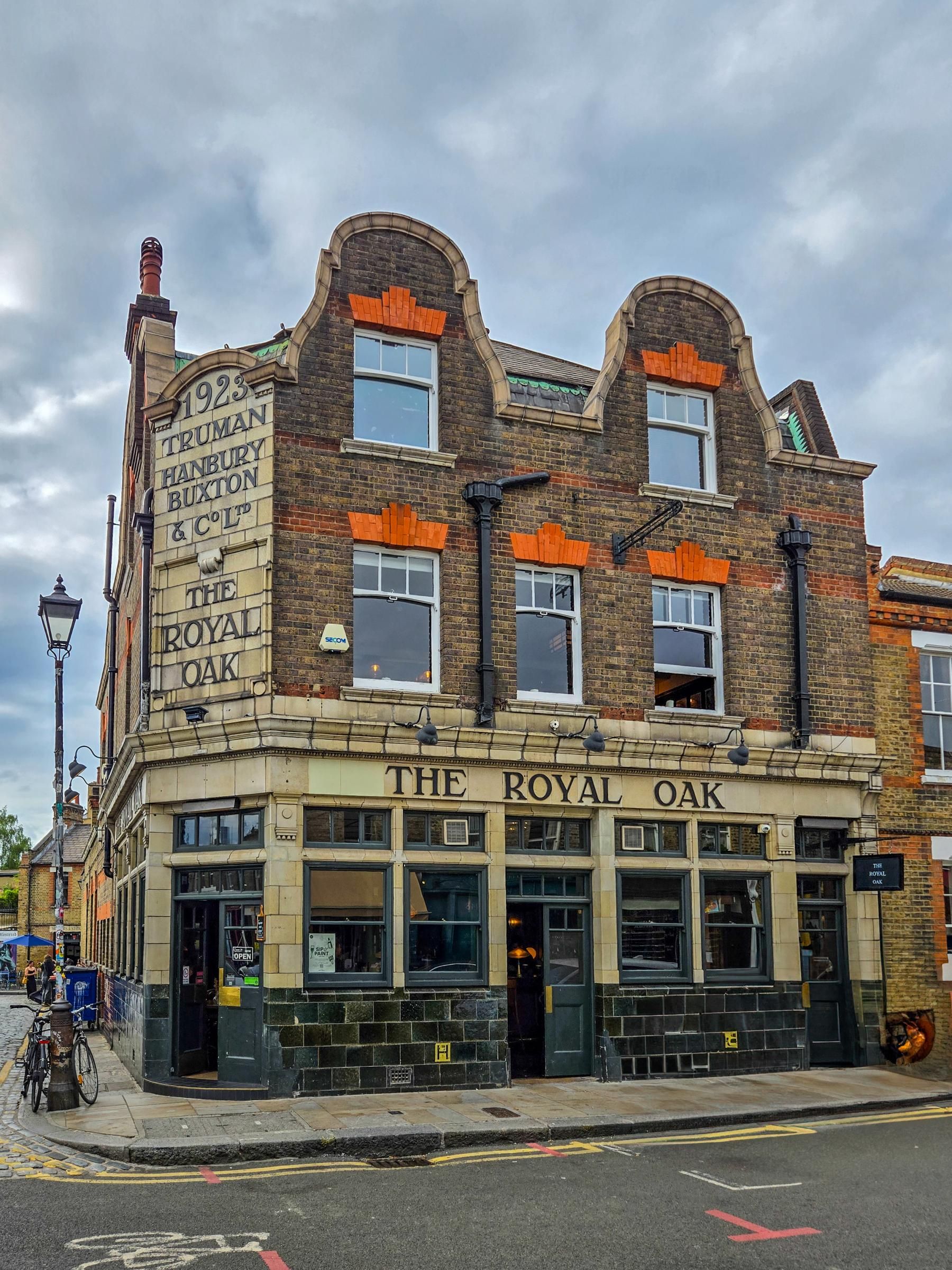 Royal Oak London E2 20250804. (Pub, External). Published on 10-08-2025