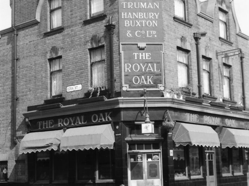 Royal Oak London E2 taken in Sept 1988. (Pub, External). Published on 22-02-2018