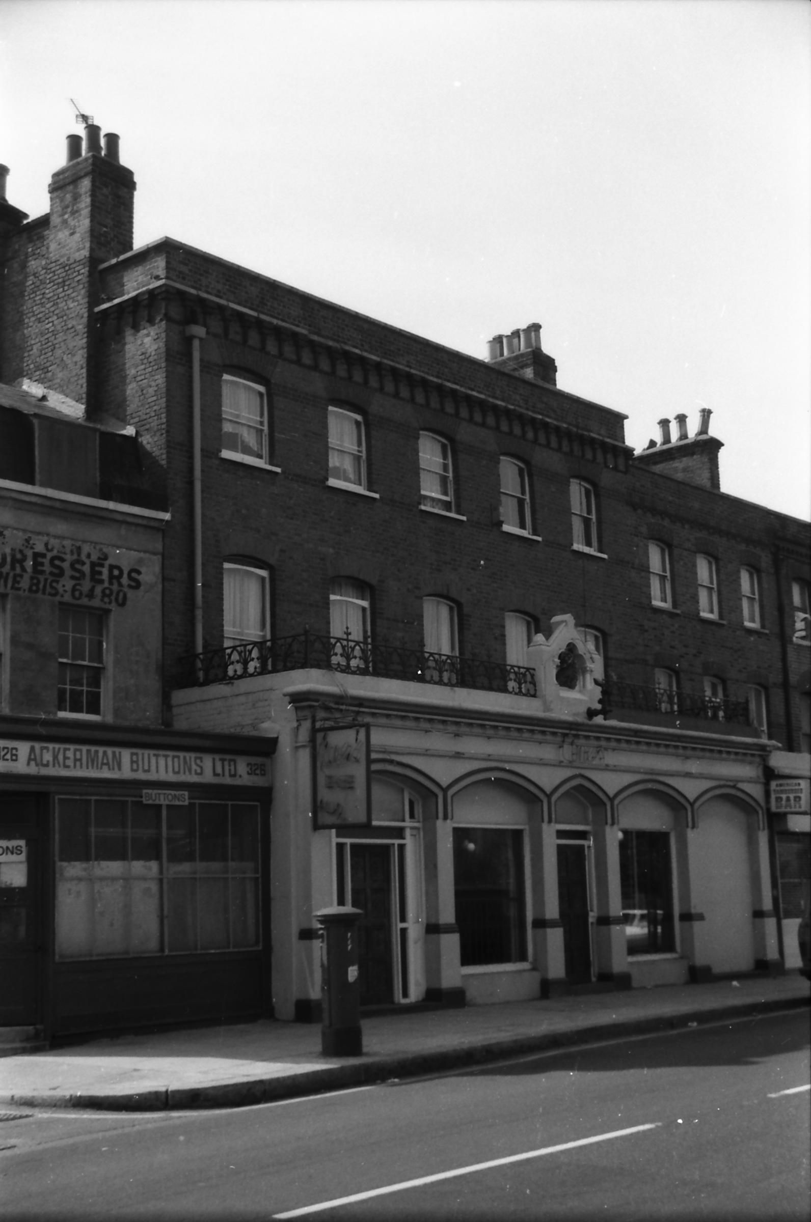 Limes London E2 taken in Sept 1988. (Pub, External). Published on 22-02-2018