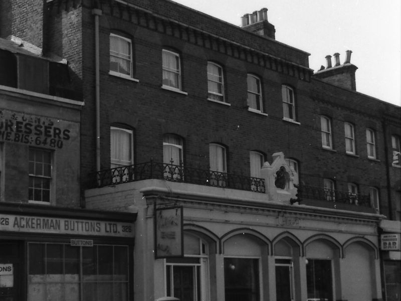Limes London E2 taken in Sept 1988. (Pub, External). Published on 22-02-2018