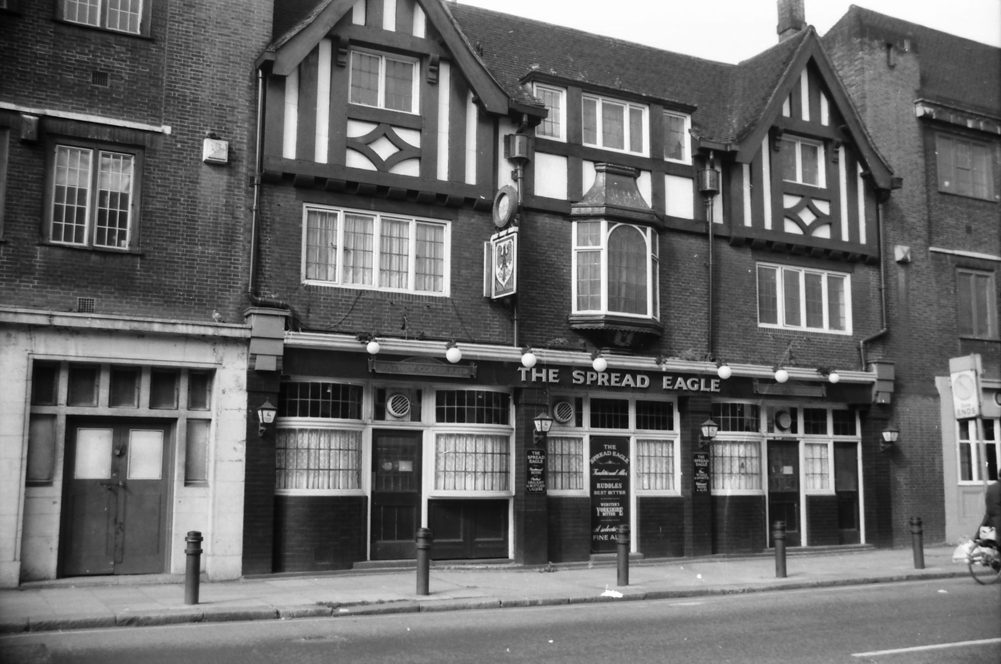 Spread Eagle London E2 taken in Sept 1988. (Pub, External). Published on 22-02-2018
