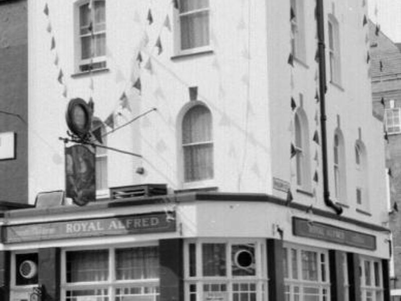 Royal Alfred London E2 taken in 1988. (Pub). Published on 18-04-2016