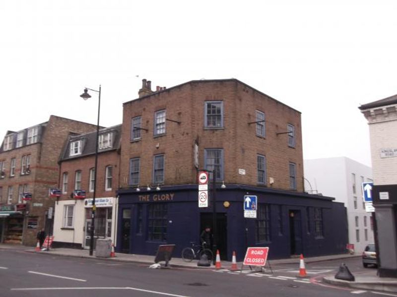 Nice Little Earner/Paradise Inn London E2 taken March 2015. (Pub, External). Published on 02-05-2015