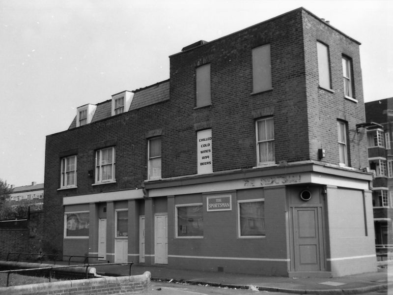 Sportsman London E2 taken in Sept 1988. (Pub, External, Key). Published on 28-03-2018 
