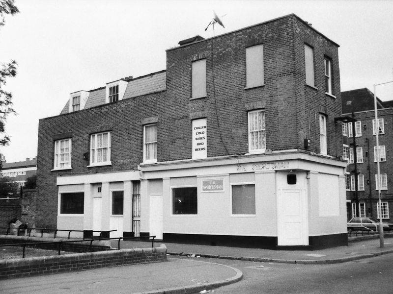 Sportsman London E2 taken 2 July 1989. (Pub, External, Key). Published on 21-06-2018 