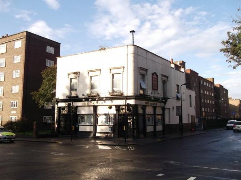 Acorn London E2 taken Oct 2014. (Pub, External). Published on 30-10-2014