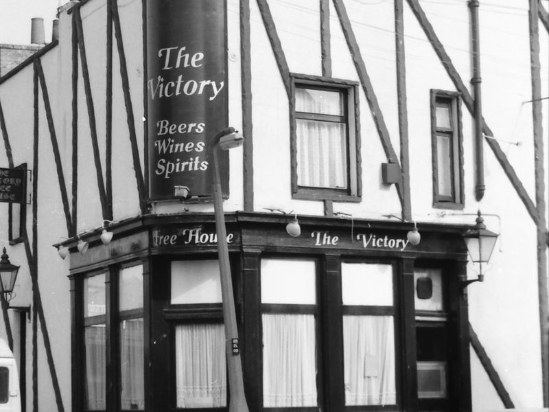 Victory London E2 taken in Sept 1988. (Pub, External). Published on 22-02-2018 