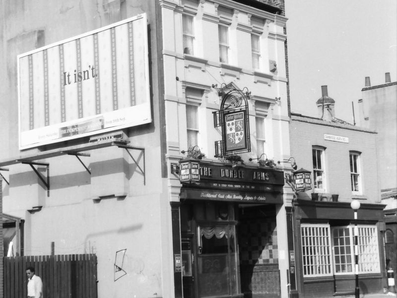 Dundee Arms London E2 taken Sept 1988. (Pub, External). Published on 22-02-2018 