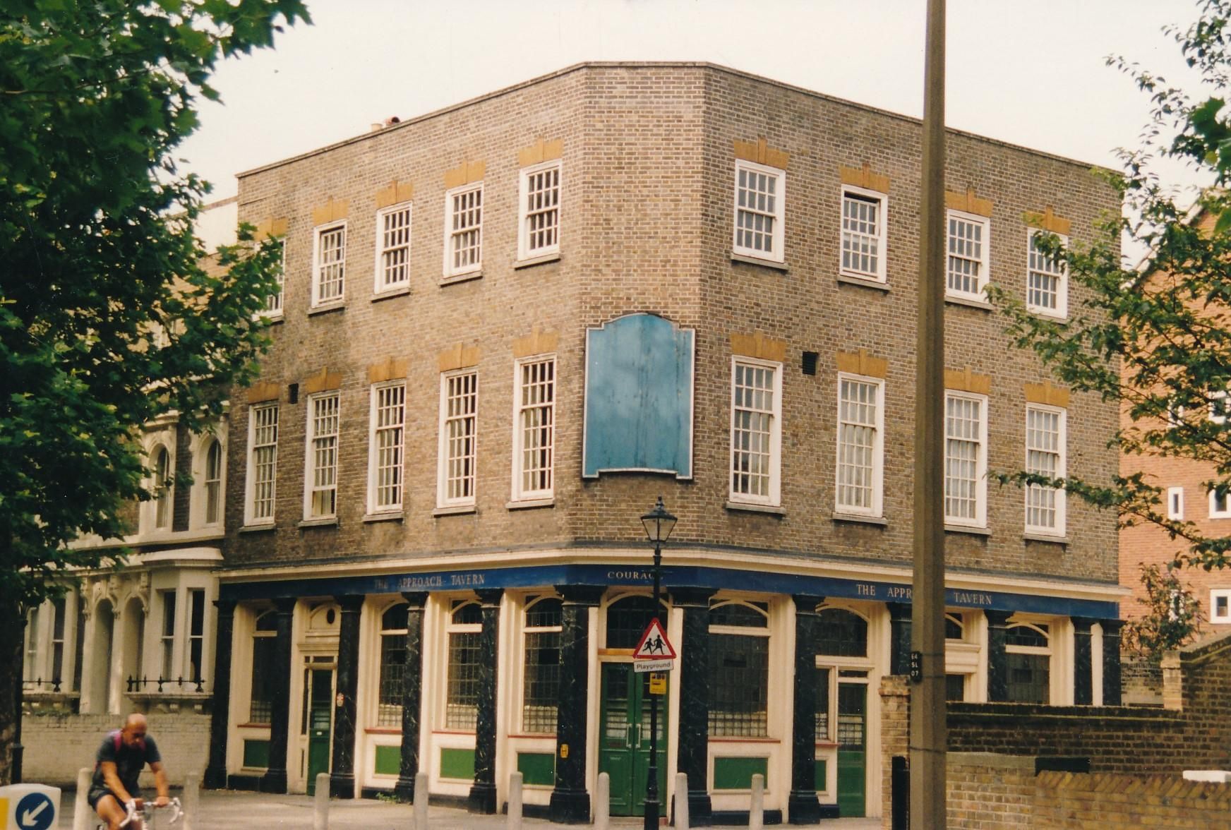Approach Tavern London E2 taken probaly 1980's. (Pub, External). Published on 22-04-2022