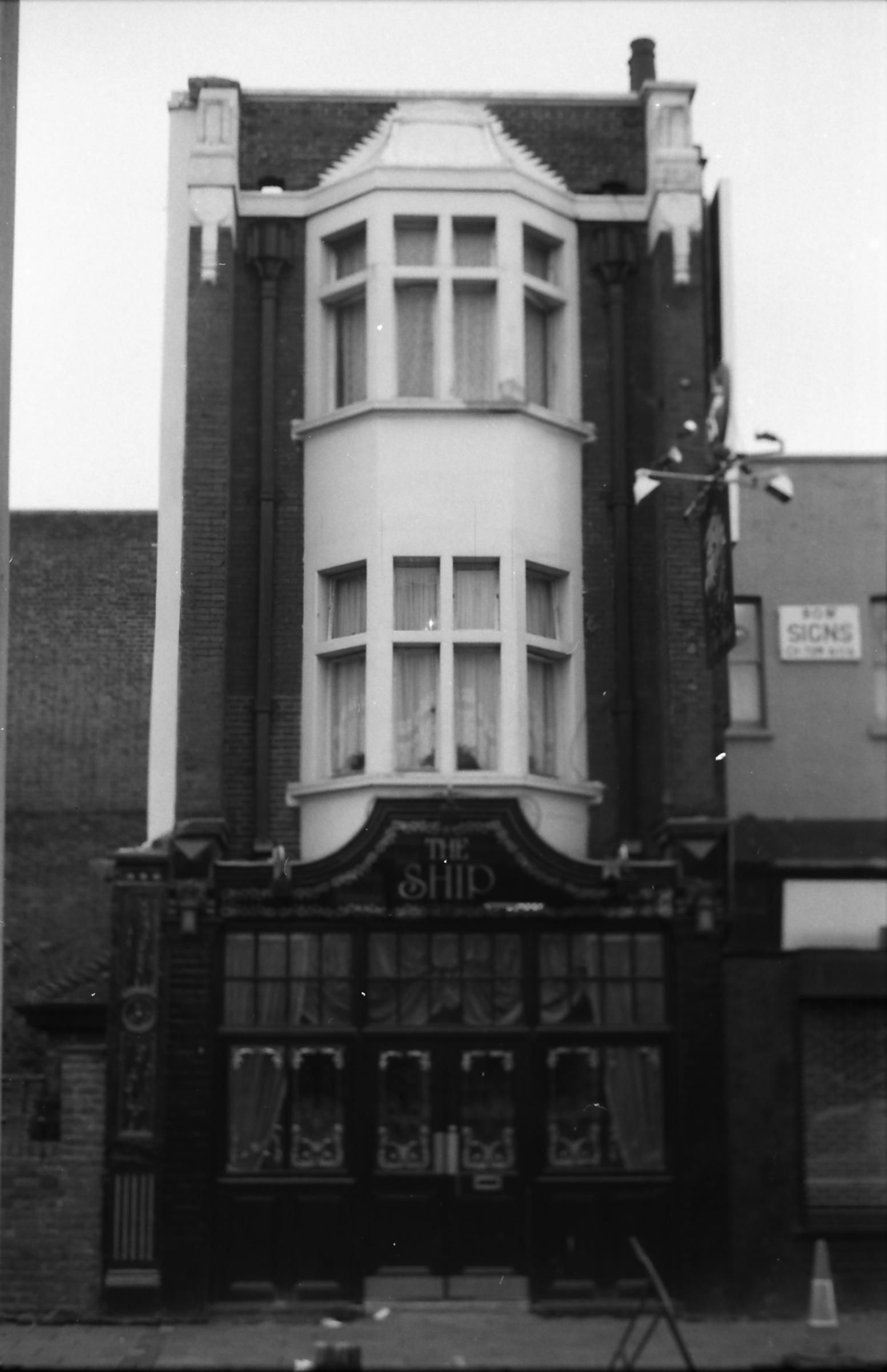 Ship London E2 taken 19 Feb 1989. (Pub, External). Published on 22-02-2018