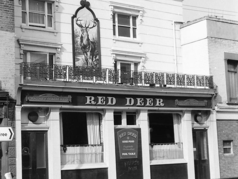 Red Deer London E2 taken in Sept 1988. (Pub, External). Published on 22-02-2018