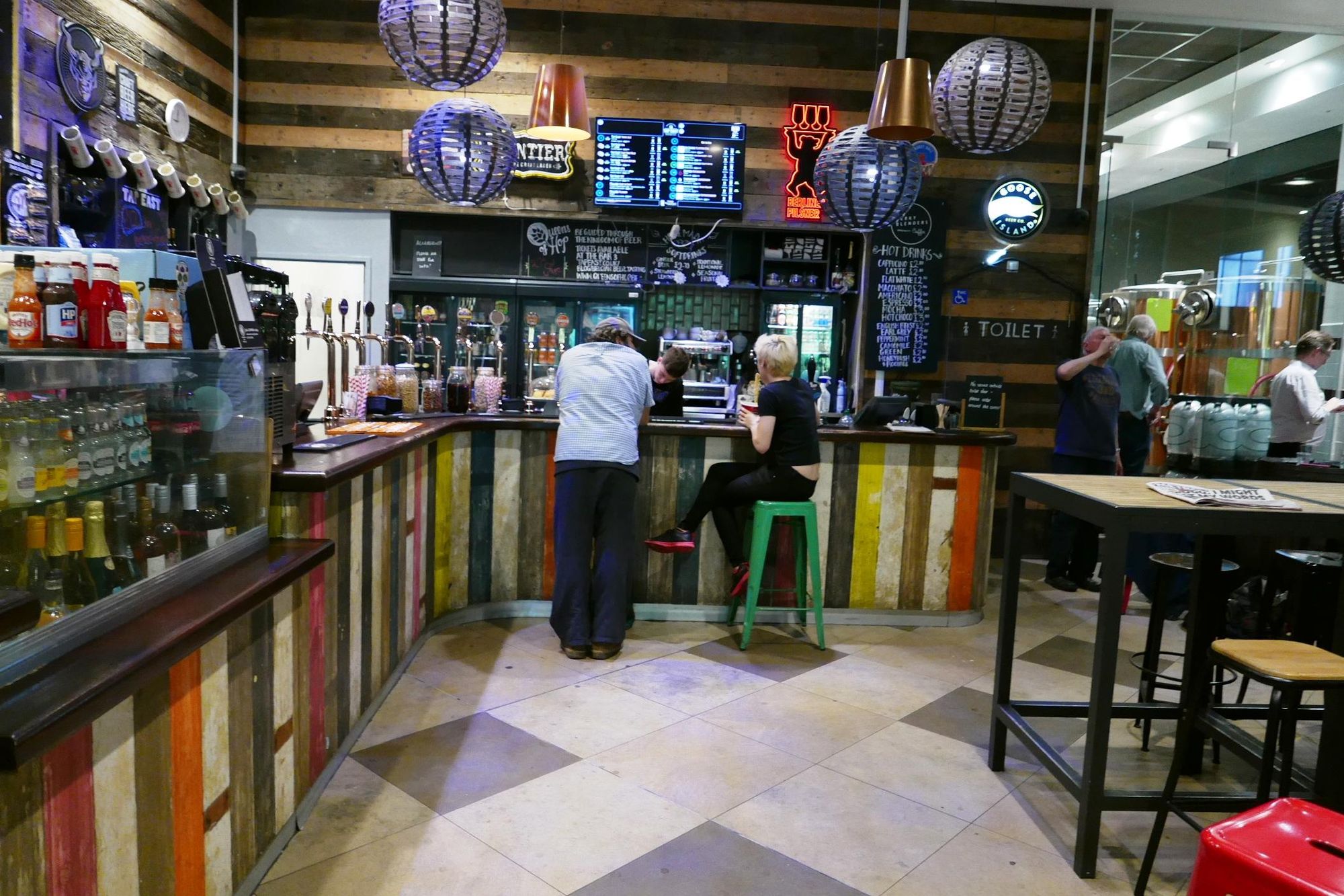 Tap East - October 2021. (Pub, Bar). Published on 27-10-2021