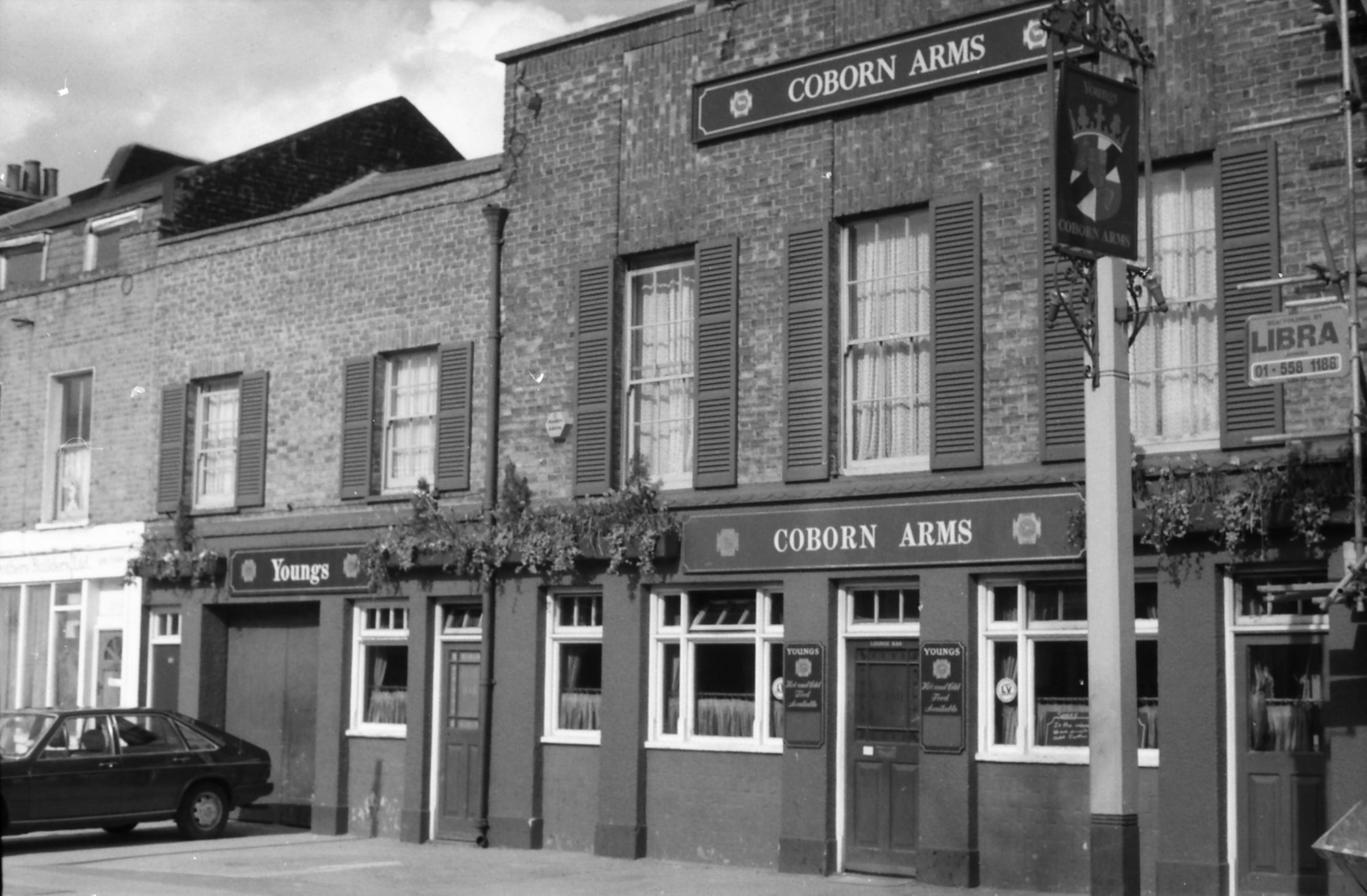 Coborn Arms London E3 taken in 1987. (Pub, External). Published on 28-03-2018