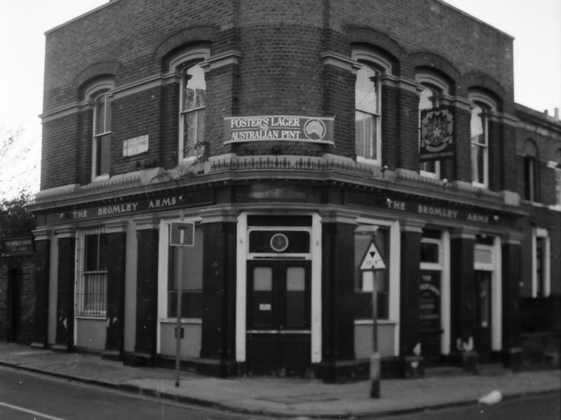Bromley Arms London E3 taken in 1986. (Pub, External, Key). Published on 28-03-2018