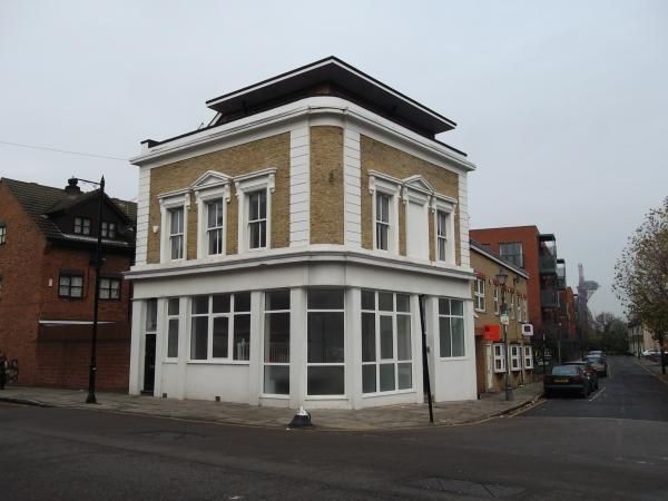 Calendonian Arms London E3 taken Nov 2013. (Pub, External). Published on 02-12-2013