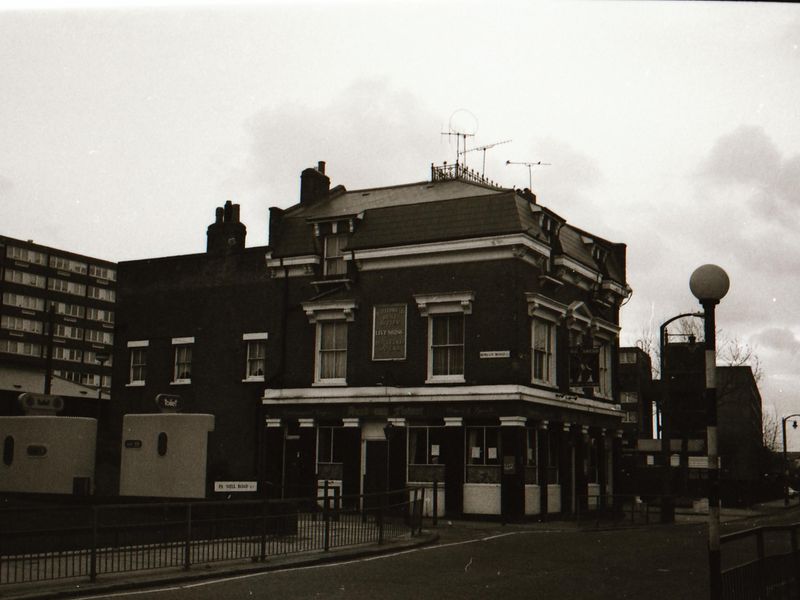 Hand & Flower London E3 taken between DEc 92 - Jan 1994. (Pub, External). Published on 28-03-2018