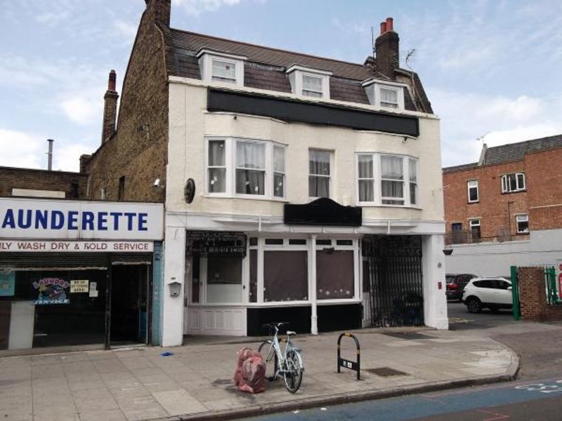 Kings Arms London E3. (Pub, External). Published on 27-10-2013