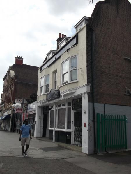 Kings Arms London E3. (Pub, External). Published on 27-10-2013