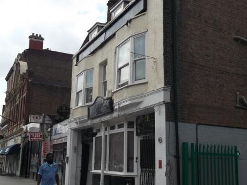 Kings Arms London E3. (Pub, External). Published on 27-10-2013