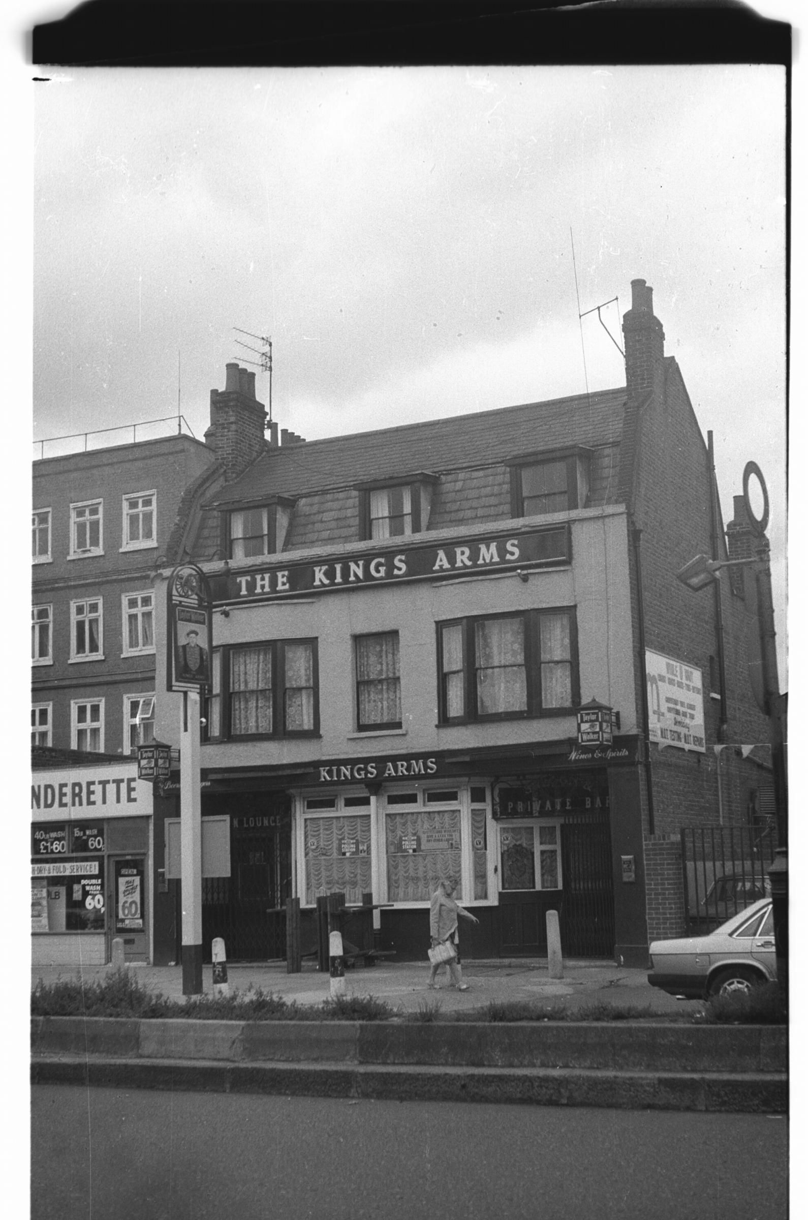 Kings Arms London E3 taken in 1985. (Pub, External, Key). Published on 28-03-2018