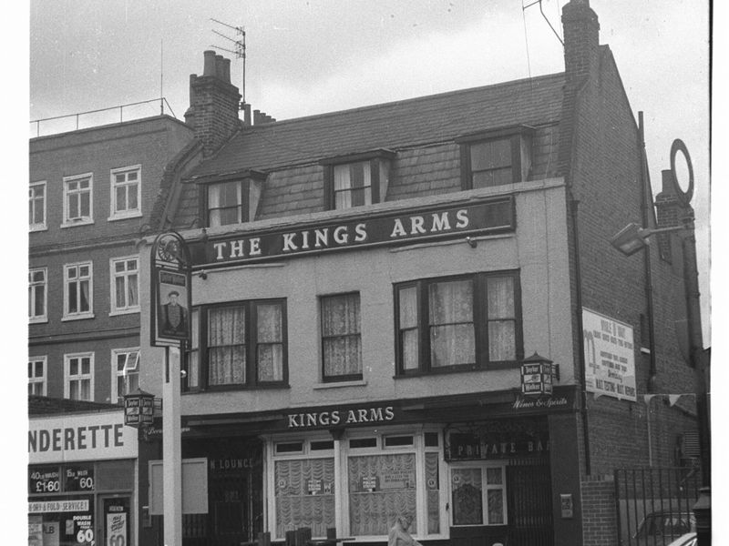 Kings Arms London E3 taken in 1985. (Pub, External, Key). Published on 28-03-2018