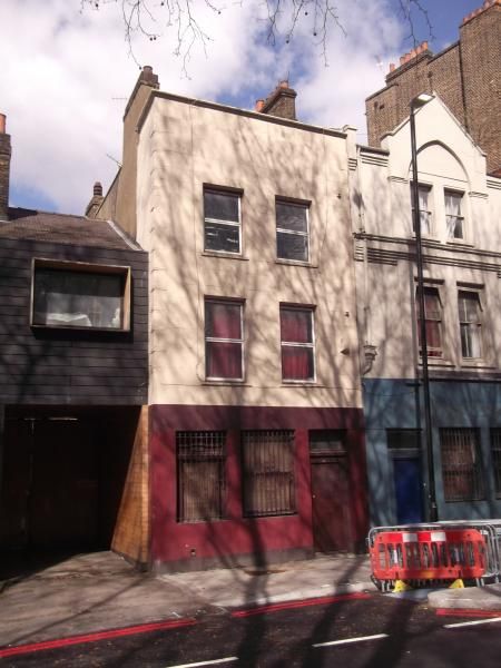 Ye Old Three Tuns  London E3 taken March 2016. (Pub, External). Published on 07-04-2016