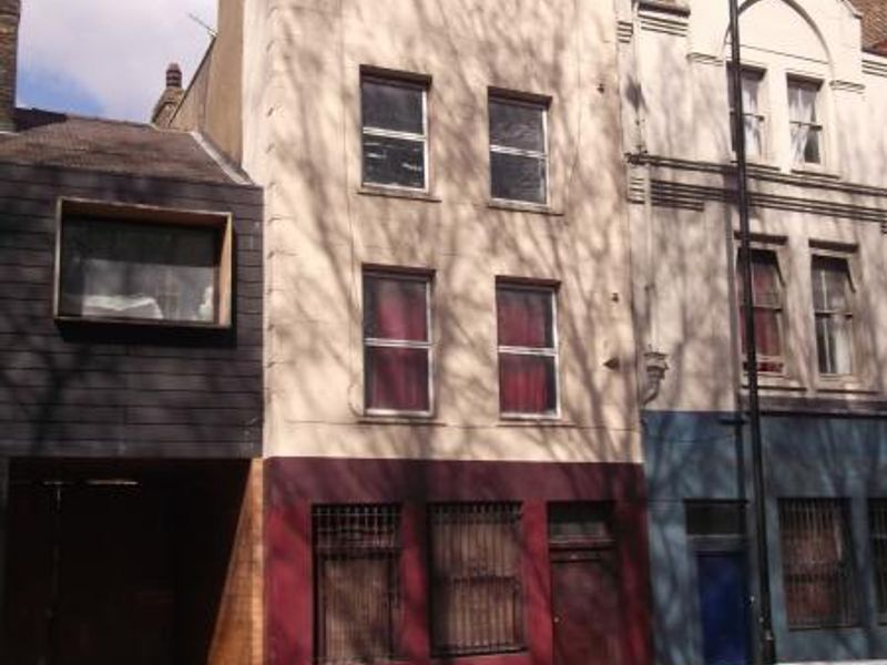 Ye Old Three Tuns  London E3 taken March 2016. (Pub, External). Published on 07-04-2016