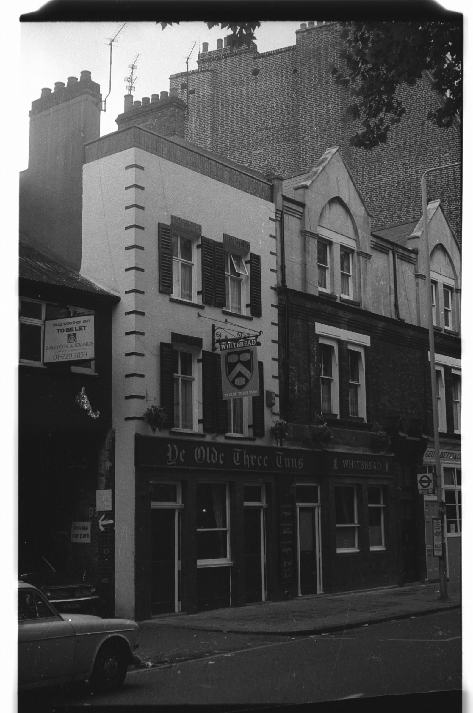 Ye Olde Three Tuns London E3 taken in 1985. (Pub, External, Key). Published on 28-03-2018
