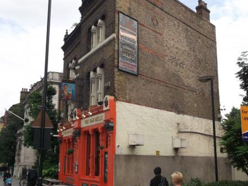Bow Bells London E3. (Pub, External). Published on 27-10-2013 