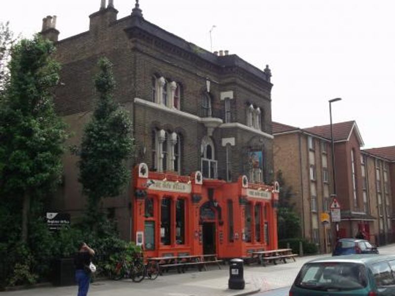 Bow Bells London E3. (Pub, External). Published on 27-10-2013 