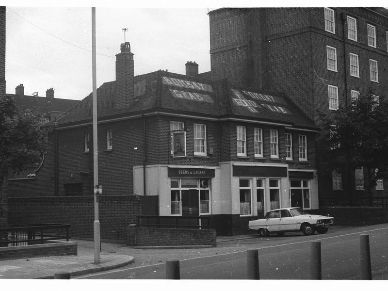 Bombay Grab London E3 taken in 1985. (Pub, External). Published on 28-03-2018