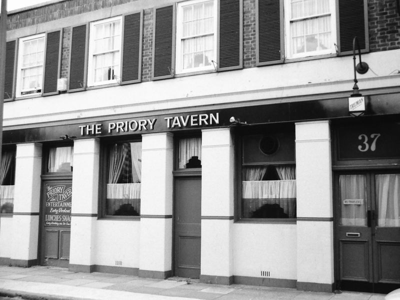 E3-Priory Tavern taken 25-7-1987.. (Pub, External, Key). Published on 28-03-2018